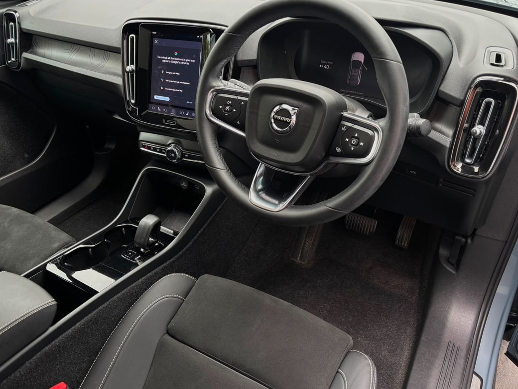 2023 Volvo C40