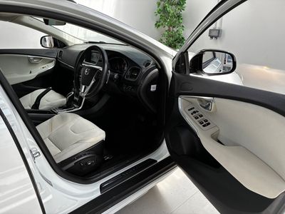 2016 Volvo V40 Cross Country