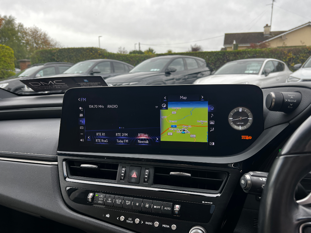 2022 Lexus ES 300h