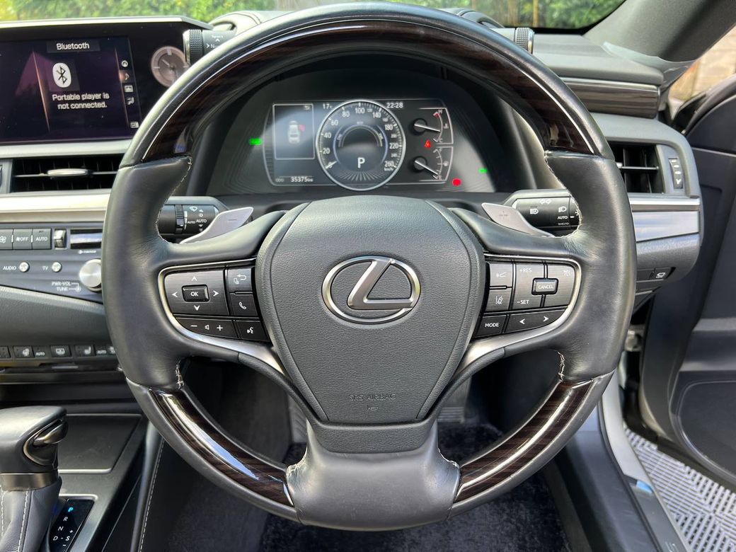 2021 Lexus ES 300h