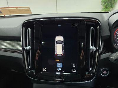 2022 Volvo XC40