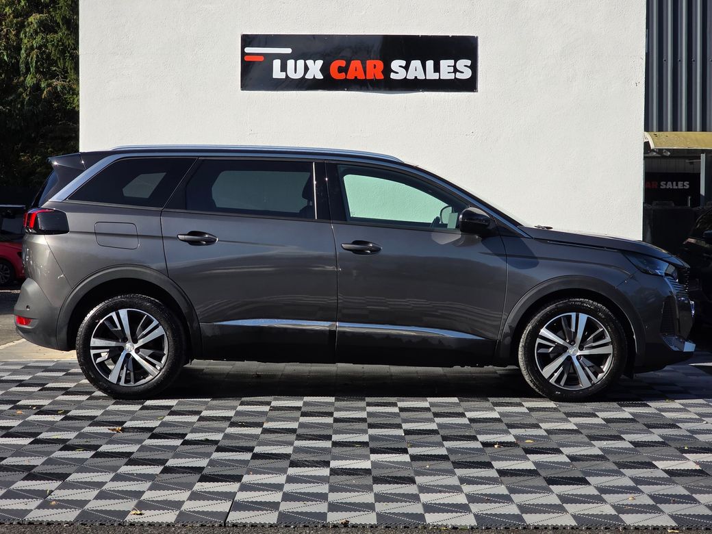 2023 Peugeot 5008