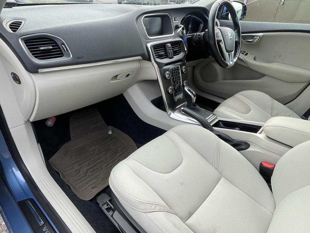 2015 Volvo V40