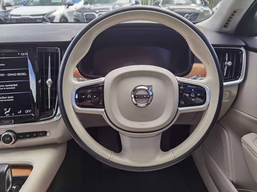 2021 Volvo V90