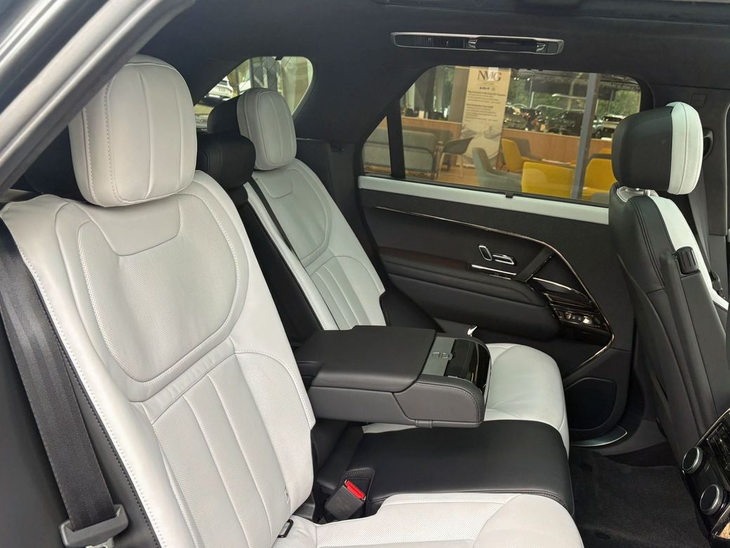 2025 Land Rover Range Rover Sport