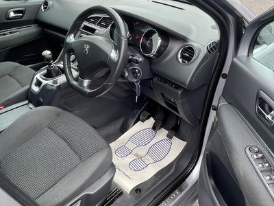 2017 Peugeot 5008