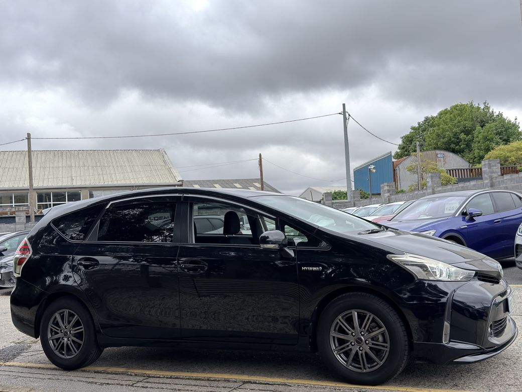 2016 Toyota Prius Alpha