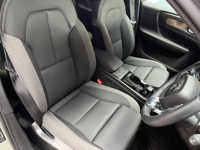 2022 Volvo XC40