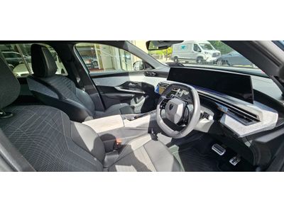 2025 Peugeot 5008