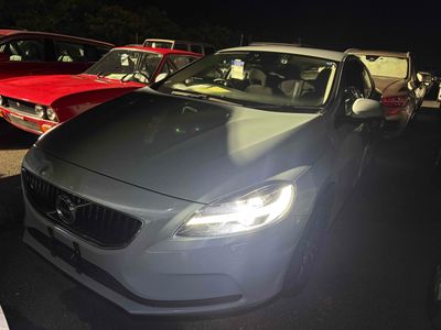 2018 Volvo V40