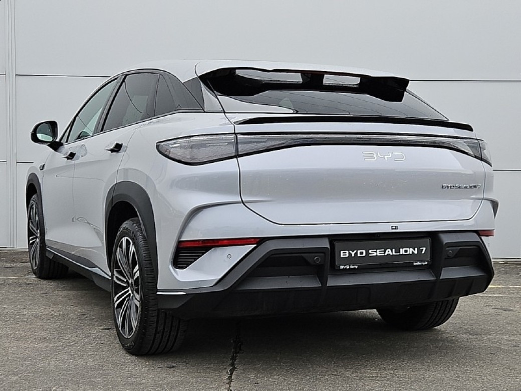 2026 BYD Sealion 7