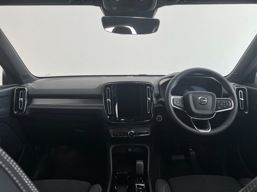 2026 Volvo XC40