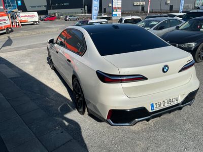 2025 BMW i7