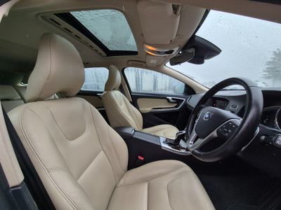 2017 Volvo V60 Cross Country