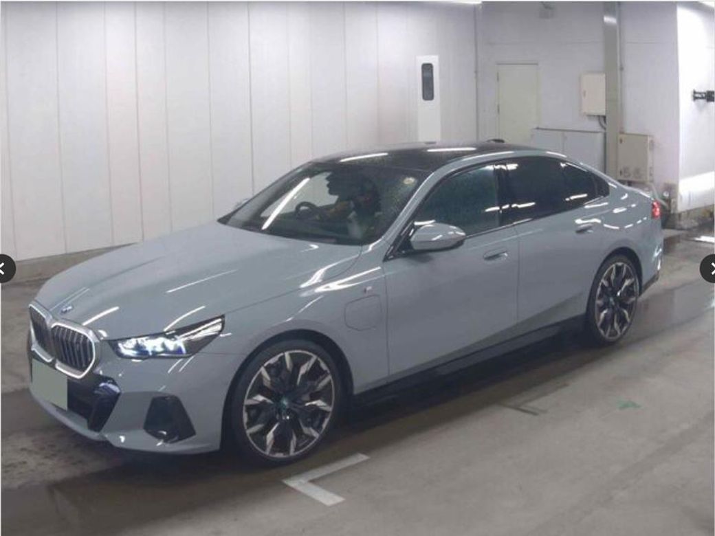 2023 BMW i5