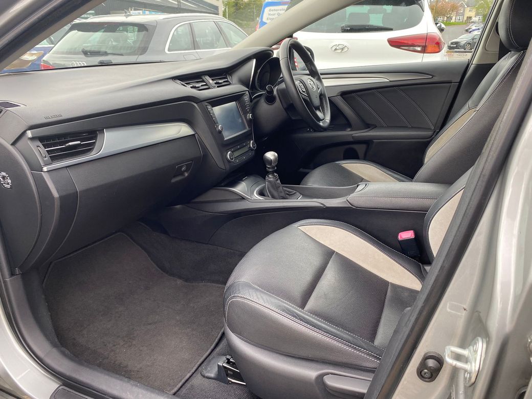 2017 Toyota Avensis