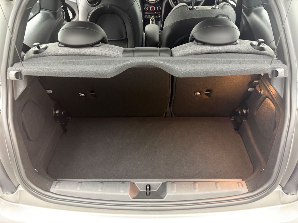2023 Mini Hatch