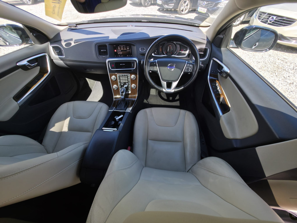 2018 Volvo V60 Cross Country