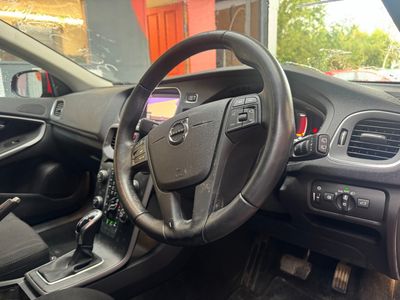 2018 Volvo V40