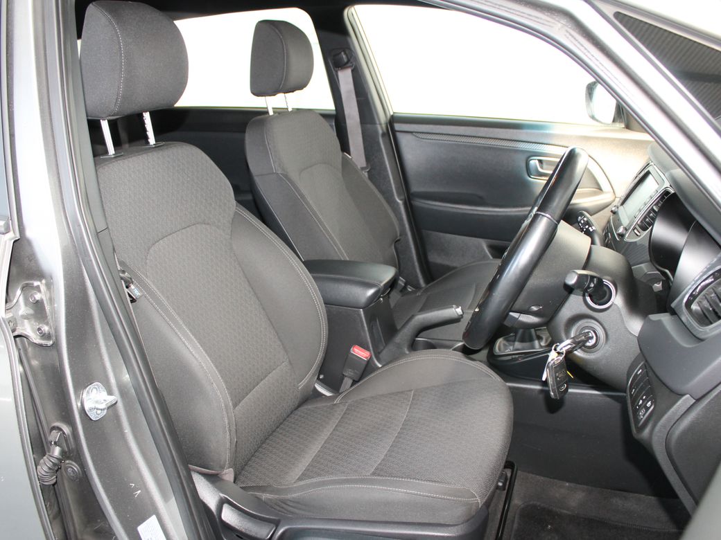 2017 Kia Carens