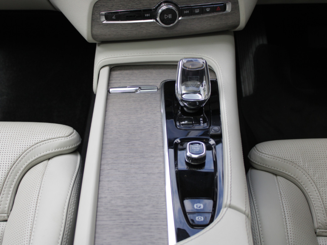 2022 Volvo XC90