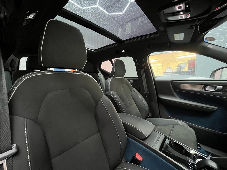 2023 Volvo XC40