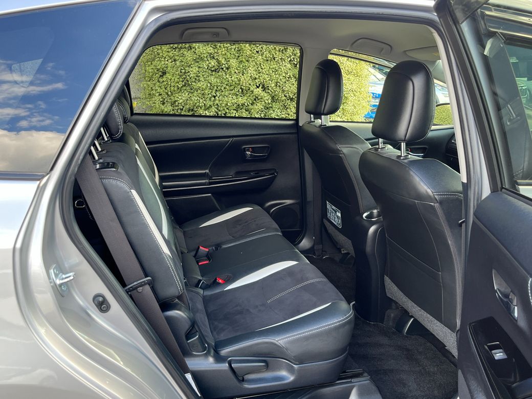 2020 Toyota Prius Alpha