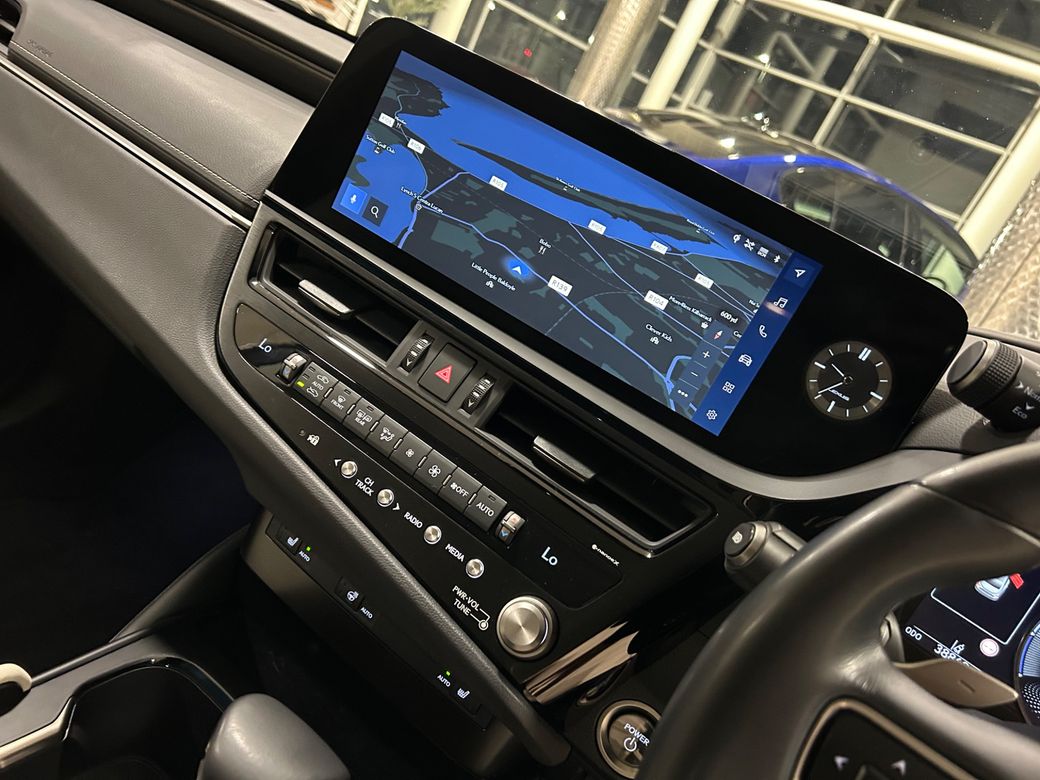 2023 Lexus ES 300h