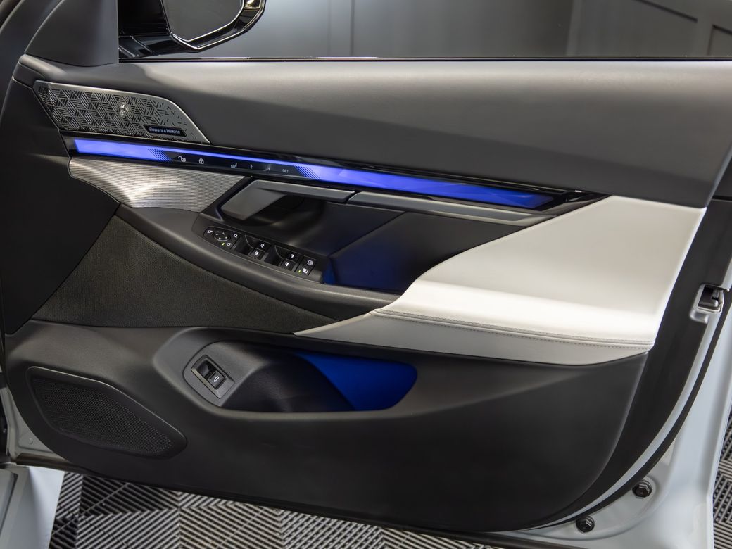 2025 BMW M5