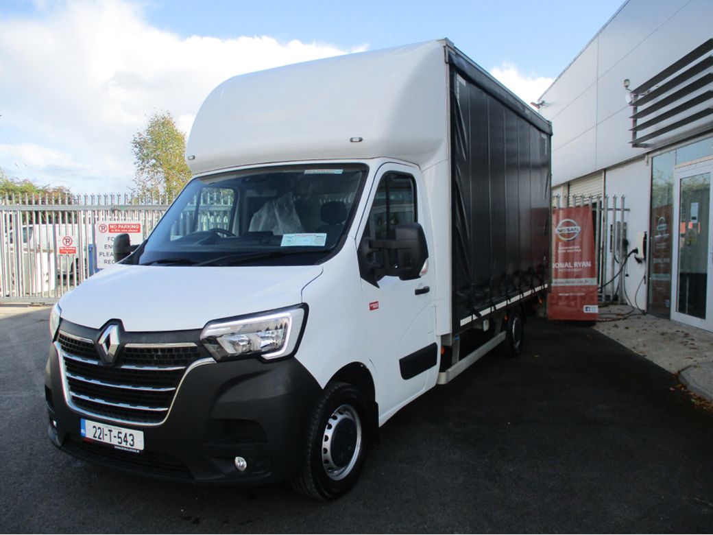 2022 Renault Master