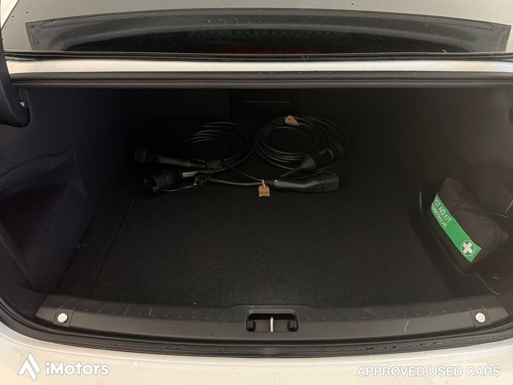 2022 Volvo S90