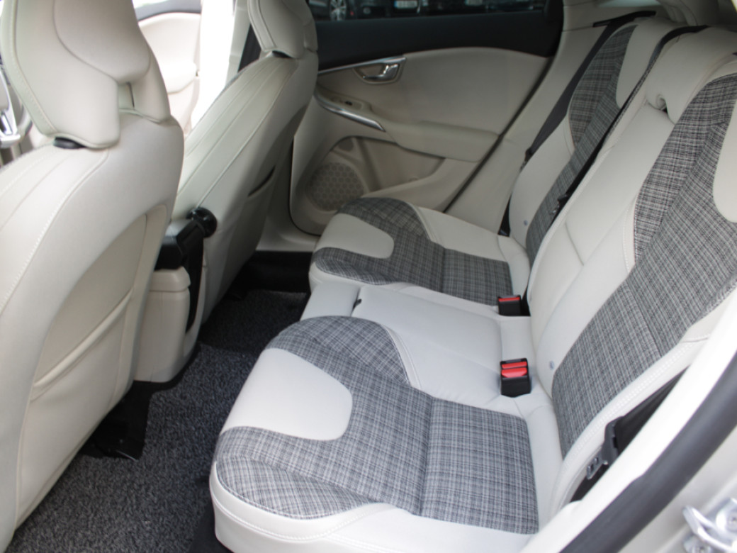 2018 Volvo V40 Cross Country