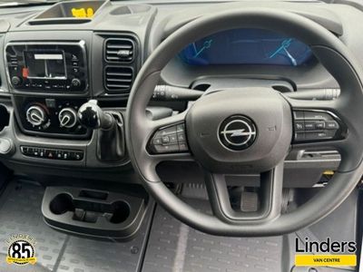 2025 Opel Movano