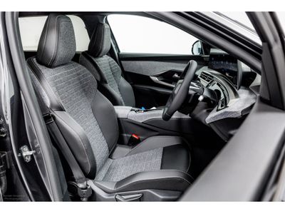 2025 Peugeot 5008
