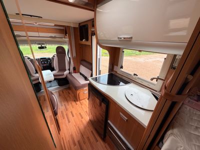 2016 LAIKA ECOVIP 309 LOW PROFILE R.H.D