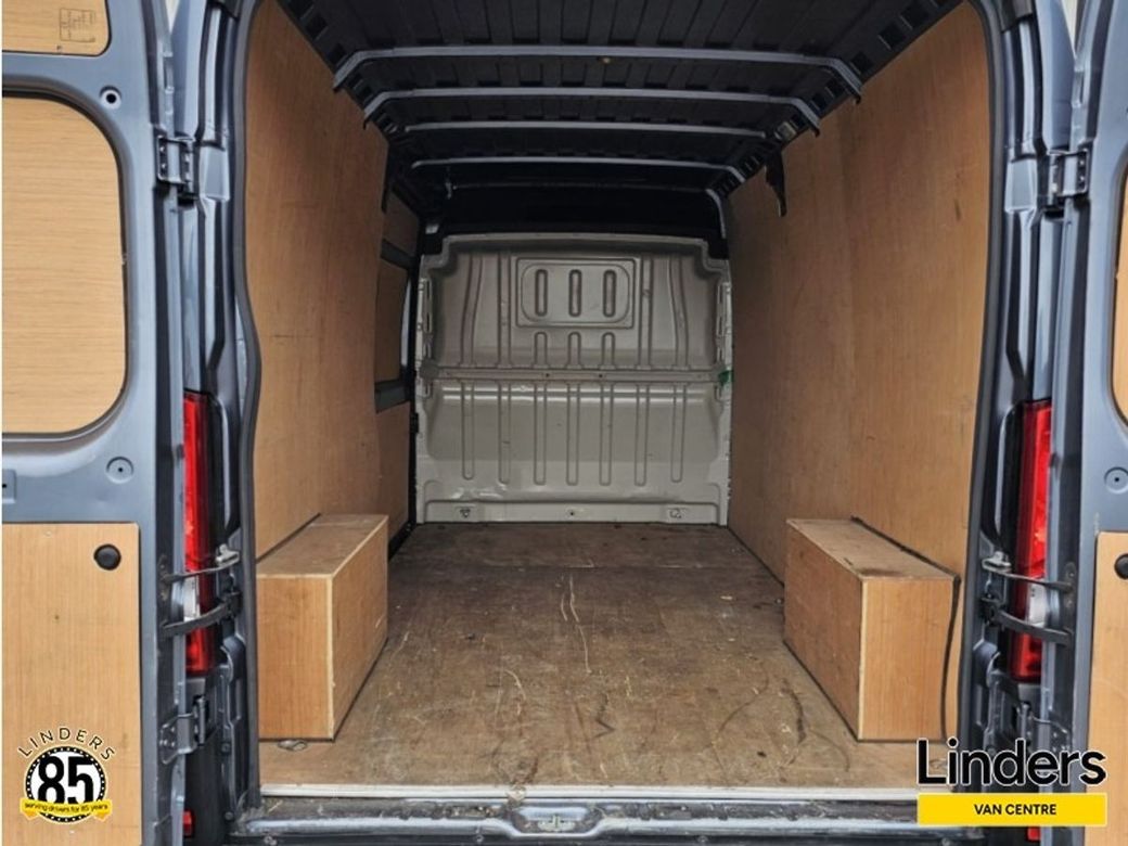 2025 Opel Movano