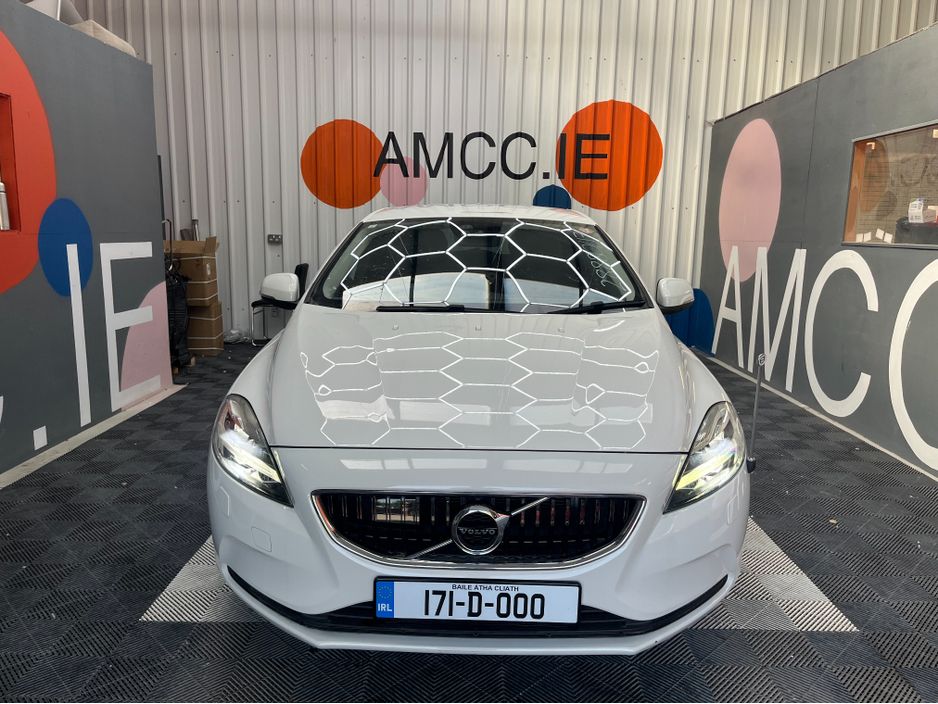2017 Volvo V40