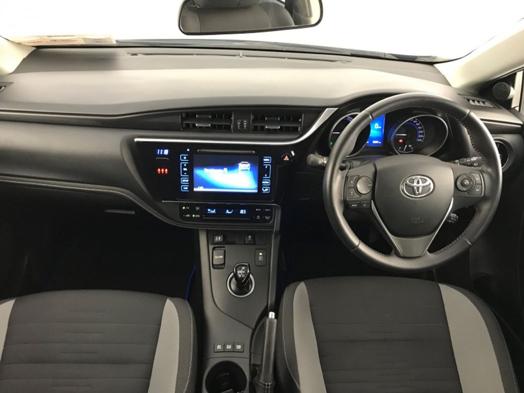 2016 Toyota Auris