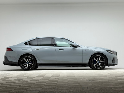 2024 BMW i5