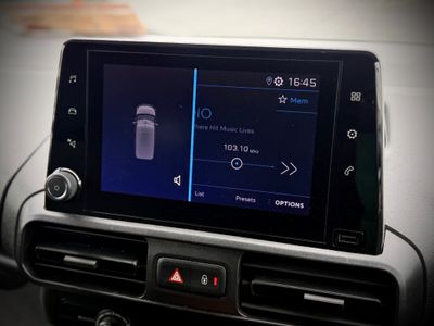 2023 Peugeot Partner