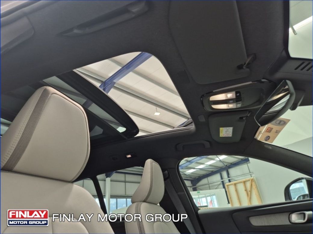 2025 Volvo EX40