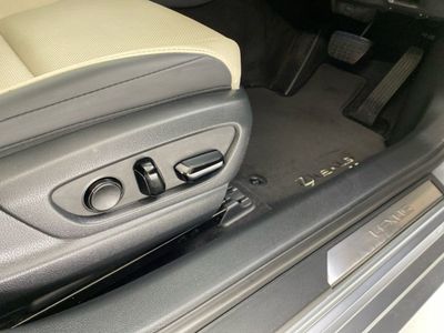 2023 Lexus ES 300h