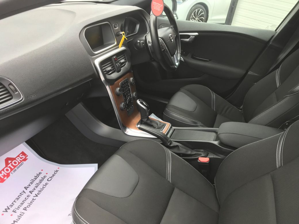 2017 Volvo V40