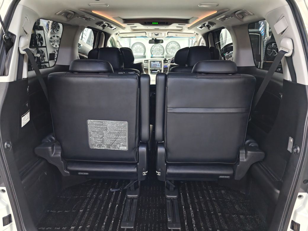 2014 Toyota Vellfire
