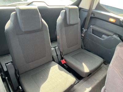 2012 Peugeot 5008