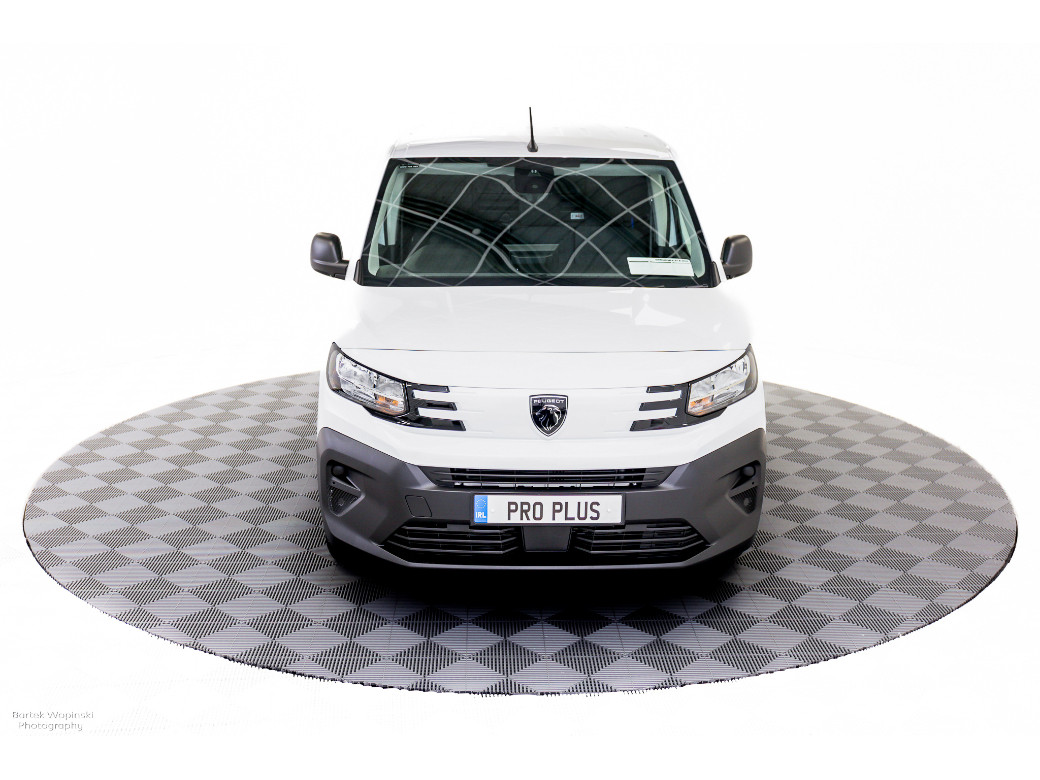 2025 Peugeot Partner