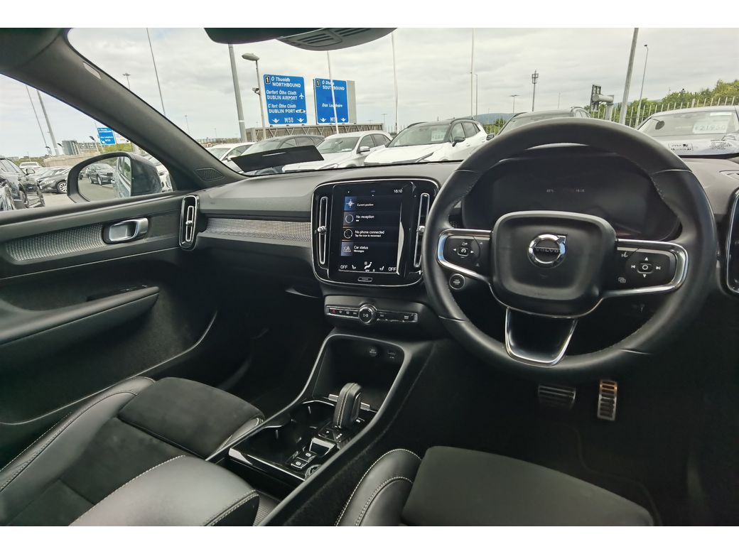 2022 Volvo XC40