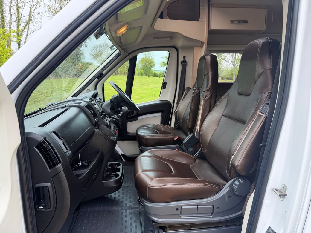 2019 WEINSBERG  CARA SUITE 650 R.H.D 
