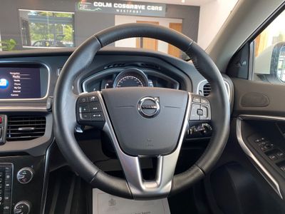 2017 Volvo V40