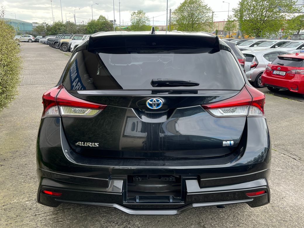 2016 Toyota Auris